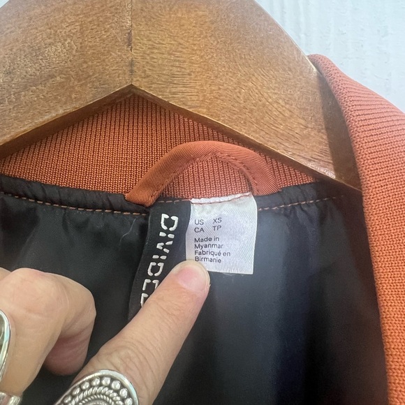 H&M - Orange Shiny Zipper Closure With Pockets Long Sleeve Bomber Jacket XS - Picture 7 of 9